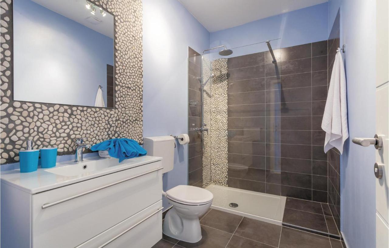 Lovely Apartment In Kastel Stafilic With Jacuzzi Kaštela Zewnętrze zdjęcie