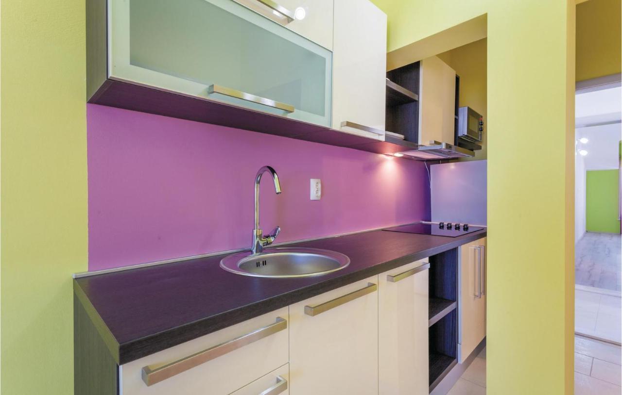 Lovely Apartment In Kastel Stafilic With Jacuzzi Kaštela Zewnętrze zdjęcie