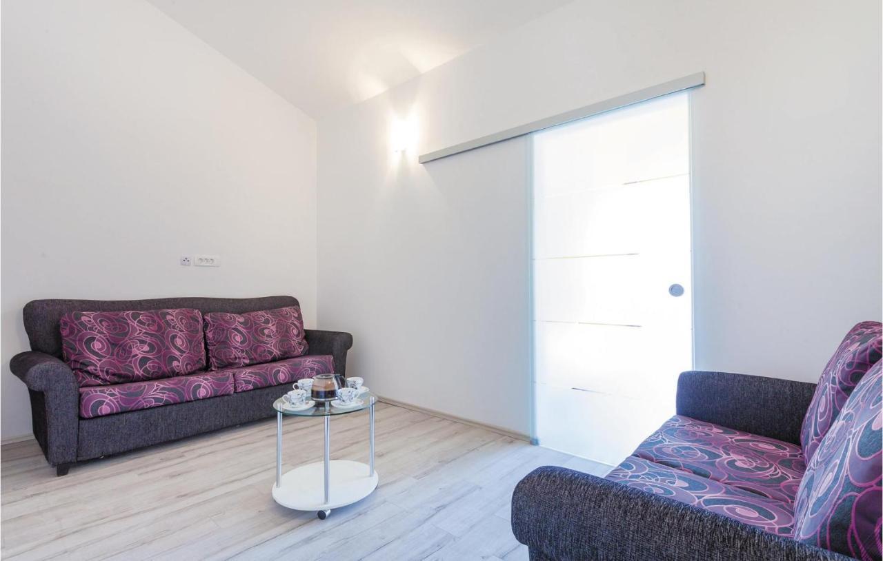 Lovely Apartment In Kastel Stafilic With Jacuzzi Kaštela Zewnętrze zdjęcie