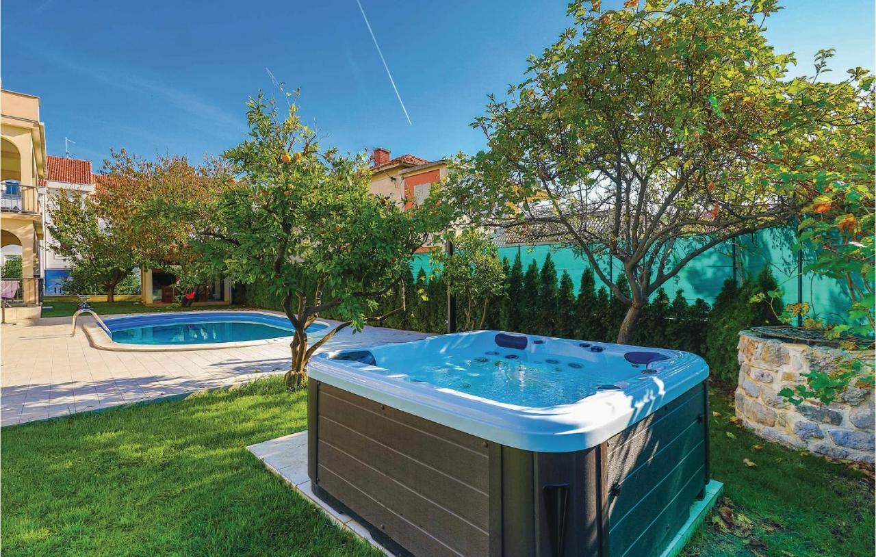 Lovely Apartment In Kastel Stafilic With Jacuzzi Kaštela Zewnętrze zdjęcie